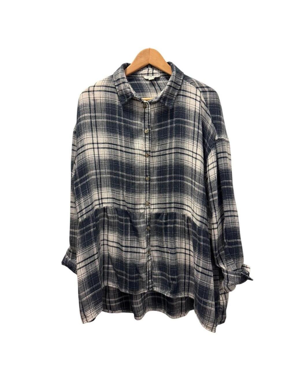 American Eagle Women’s Plaid Button Up Flannel Shirts Blue and White Size Medium